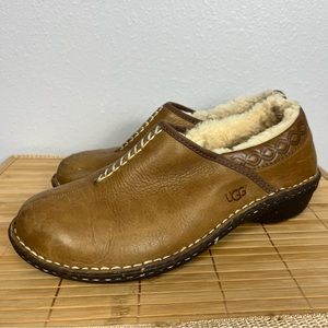 UGG Betty Slip-On Shearling + Leather - Size 8